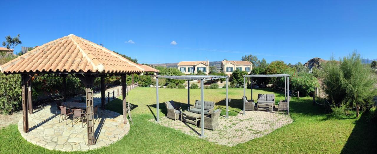 A Casa D'Irene Apartment Mantzavinata Bagian luar foto