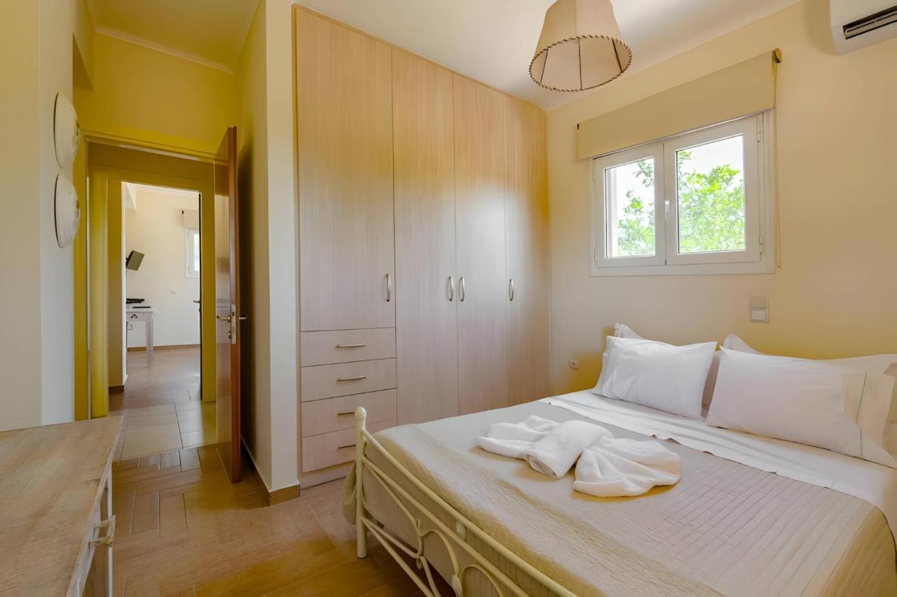 A Casa D'Irene Apartment Mantzavinata Bagian luar foto