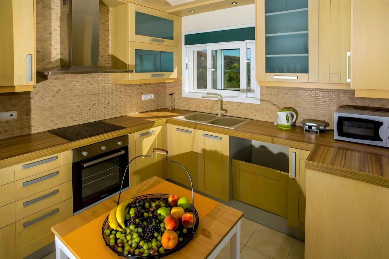 A Casa D'Irene Apartment Mantzavinata Bagian luar foto