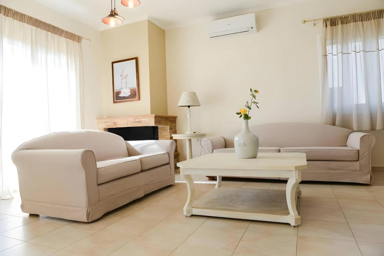 A Casa D'Irene Apartment Mantzavinata Bagian luar foto