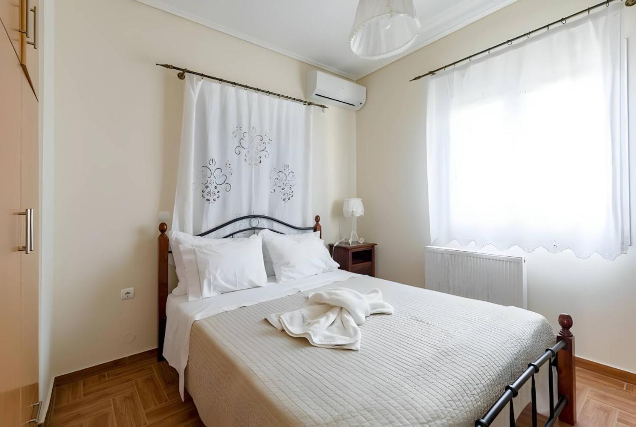 A Casa D'Irene Apartment Mantzavinata Bagian luar foto