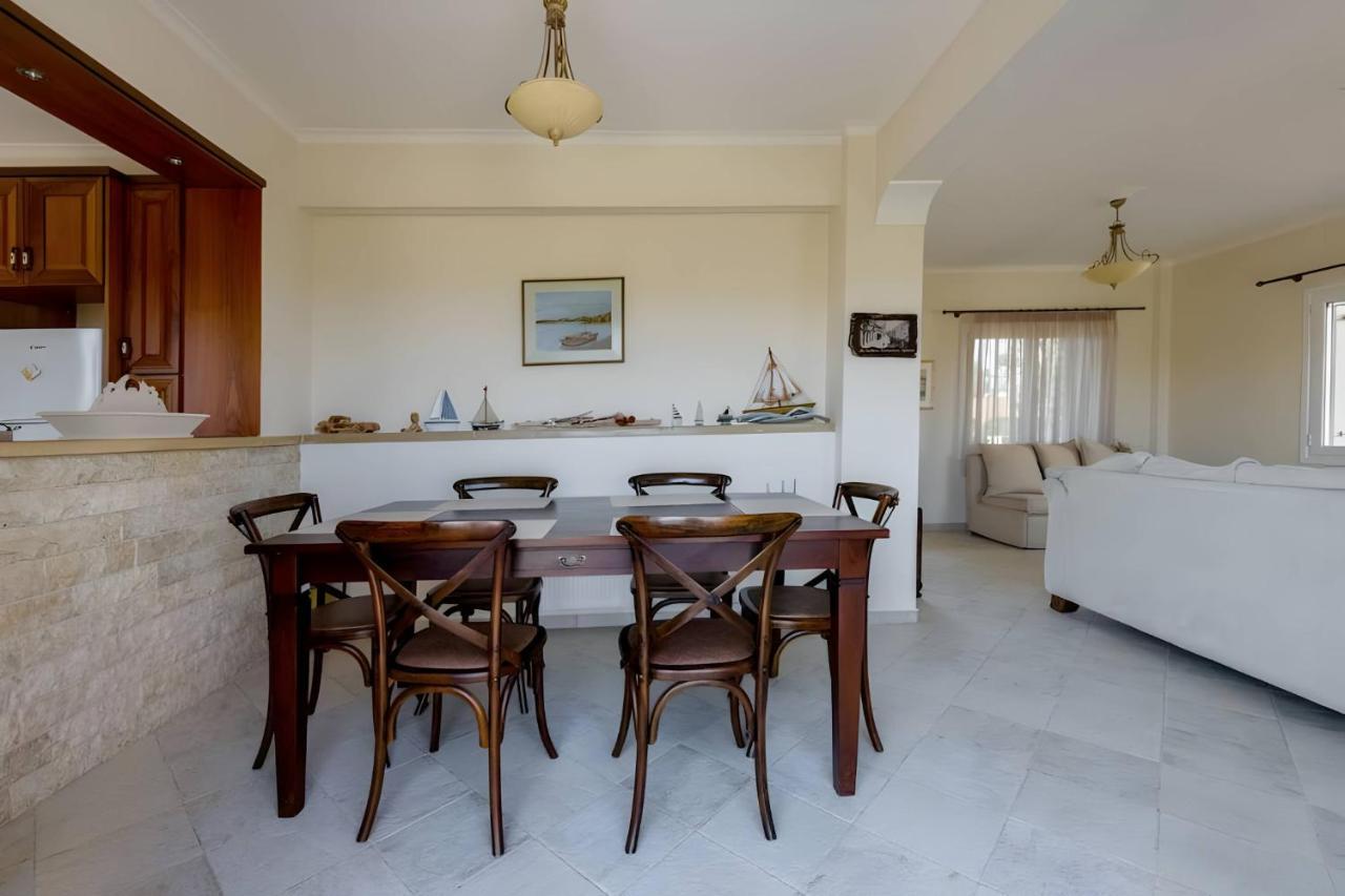 A Casa D'Irene Apartment Mantzavinata Bagian luar foto